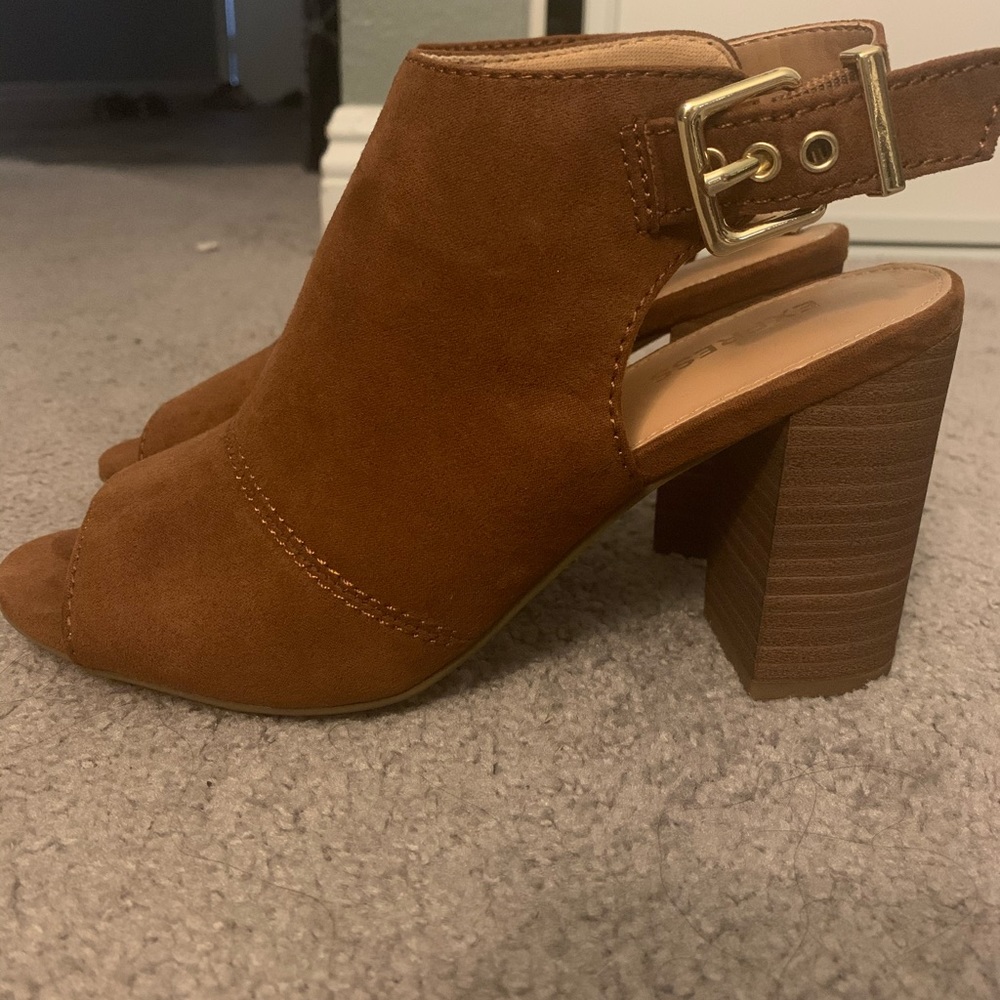 Express heels